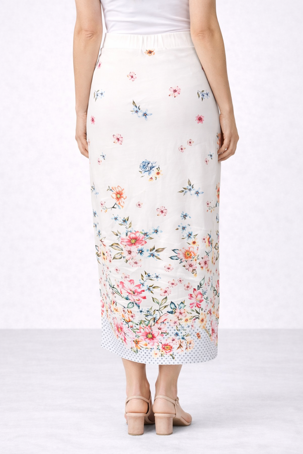 saia midi floral branca com fenda lateral saia midi floral branca com fenda lateral